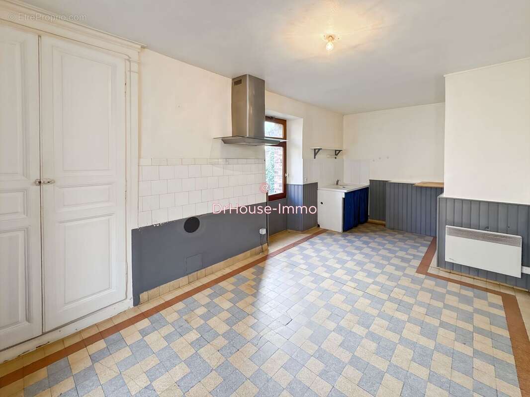 Maison à FRESNAY-SUR-SARTHE