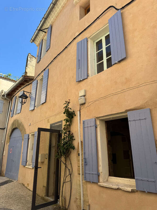 Maison à PERNES-LES-FONTAINES