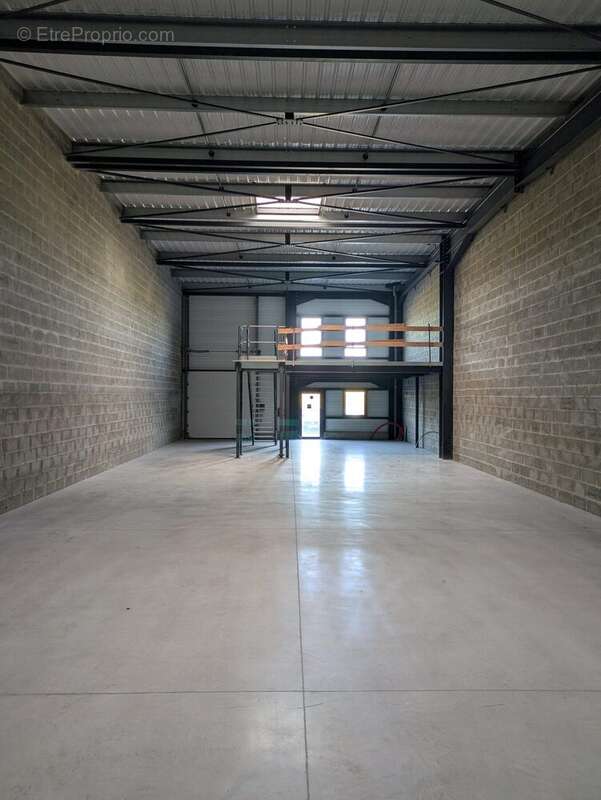 Commerce à BRETTEVILLE-SUR-ODON