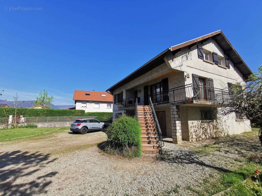 Maison à SAINT-EGREVE