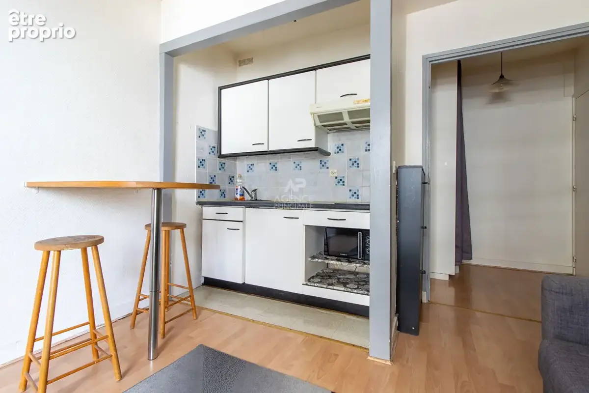 Paris 18eme - exclusivite - studio dernier etage - lamarck caulaincourt - photo 2