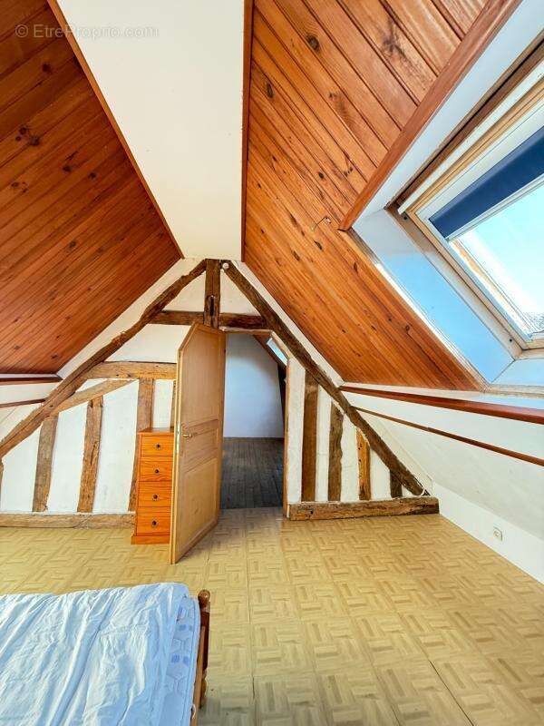 BELLE OPPORTUNITE ! Maison en pierre de 165m², pleine de charme, 4 chambres, Cour intérieure de 379m² 93 000 € - photo 31