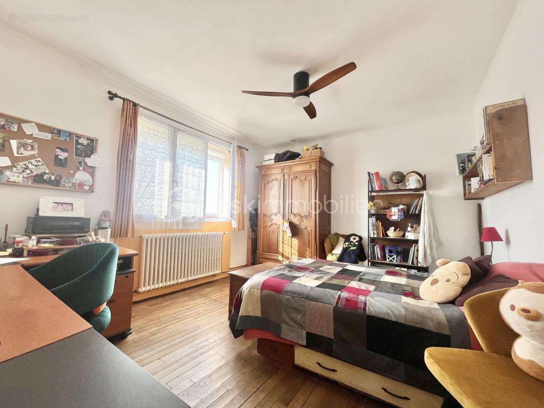 Maison familiale de 150m2 sur un terrain de 930m2 - photo 7
