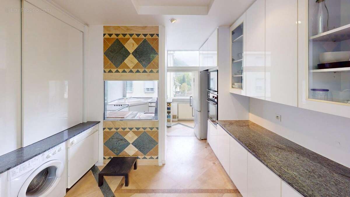 Charmant appartement de type 4 de 112 m² avec Terrasse Plein Sud et Vue Panoramique à Bagnères-de-Luchon - photo 17