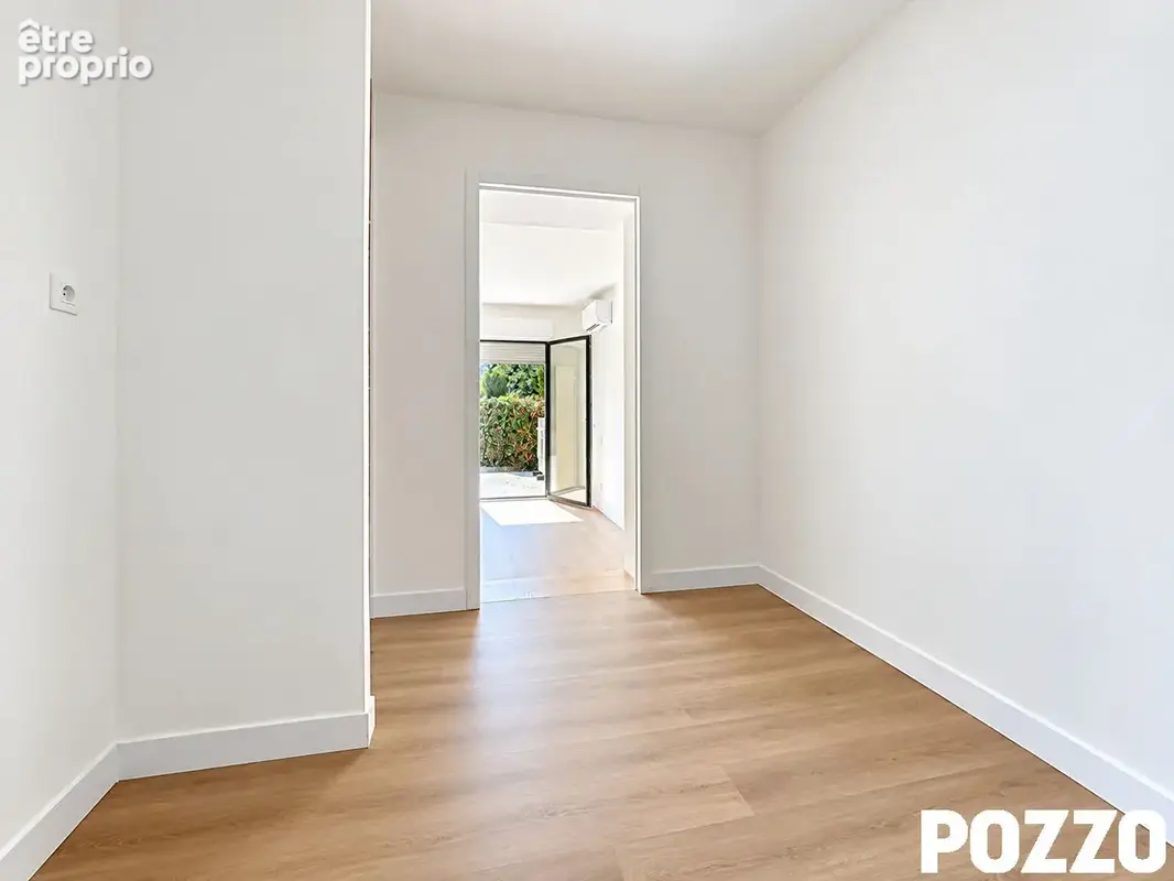 A Vendre - Avranches centre - Appartement rez-de-chaussée - 5 pièce(s) 137,64 m² - terrasse et parking - photo 7