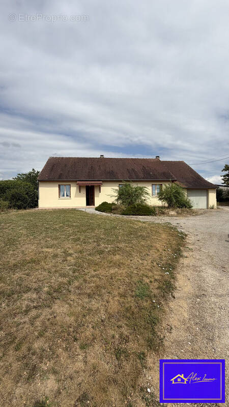 Maison à SAINT-GERVAIS-EN-VALLIERE