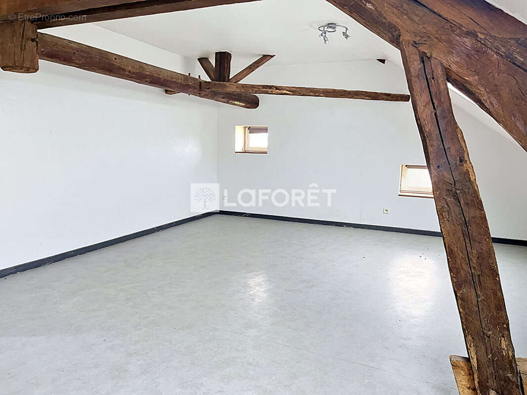 Appartement à MONTFERRAND-LE-CHATEAU