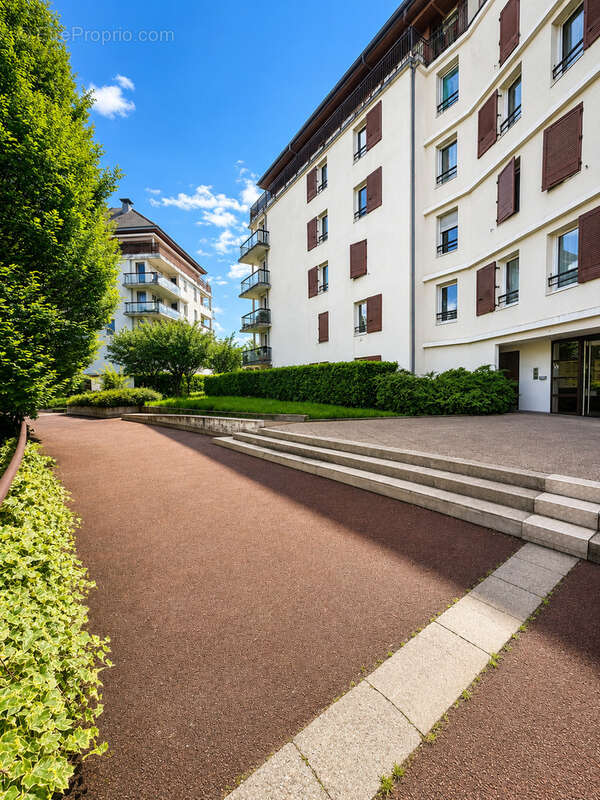 Appartement à VILLE-LA-GRAND