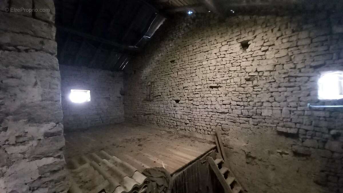 Maison à LES THONS