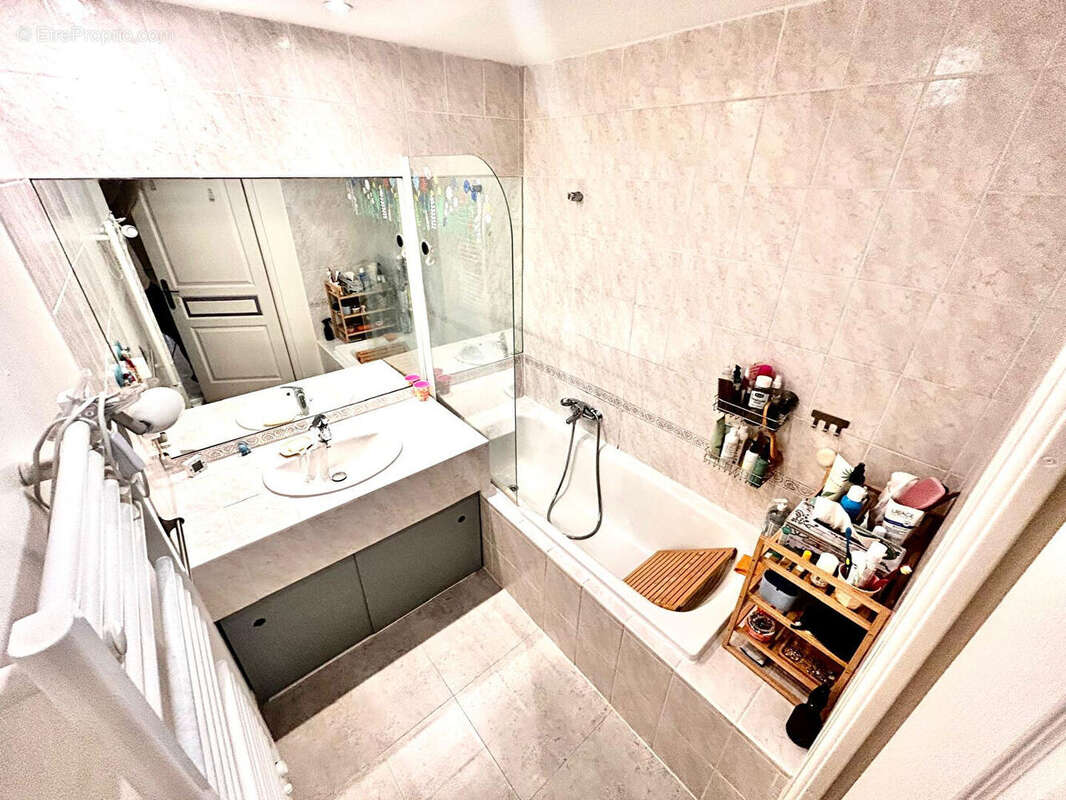 Appartement à MOUGINS