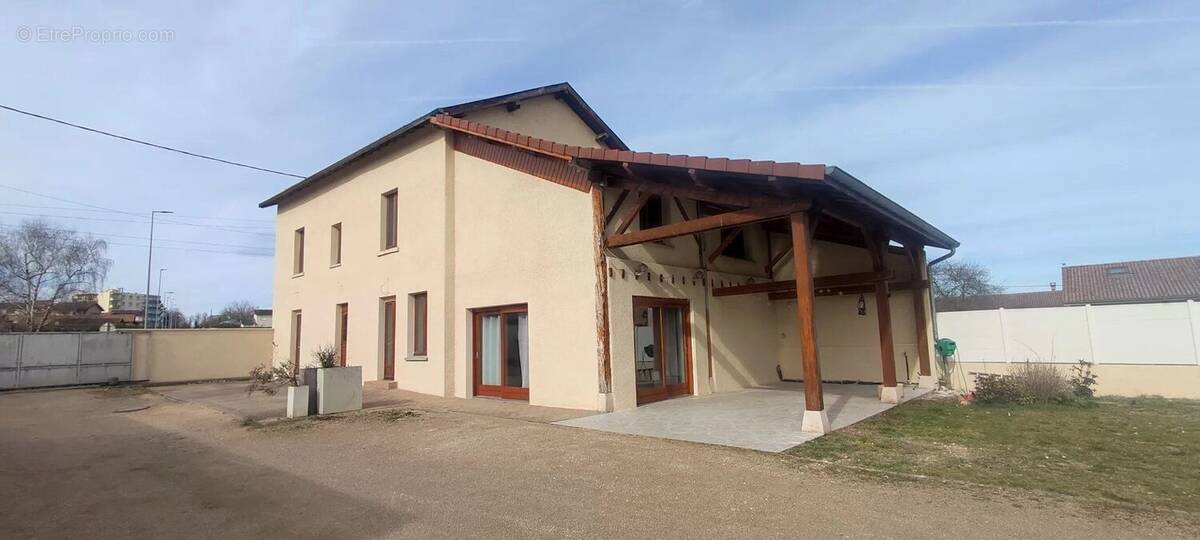 Maison à PONT-DE-CHERUY