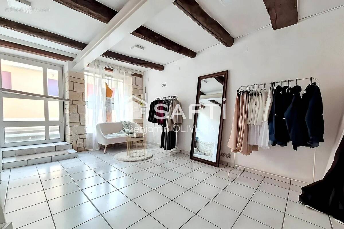 Photo 1 - Commerce à MARSEILLE-13E