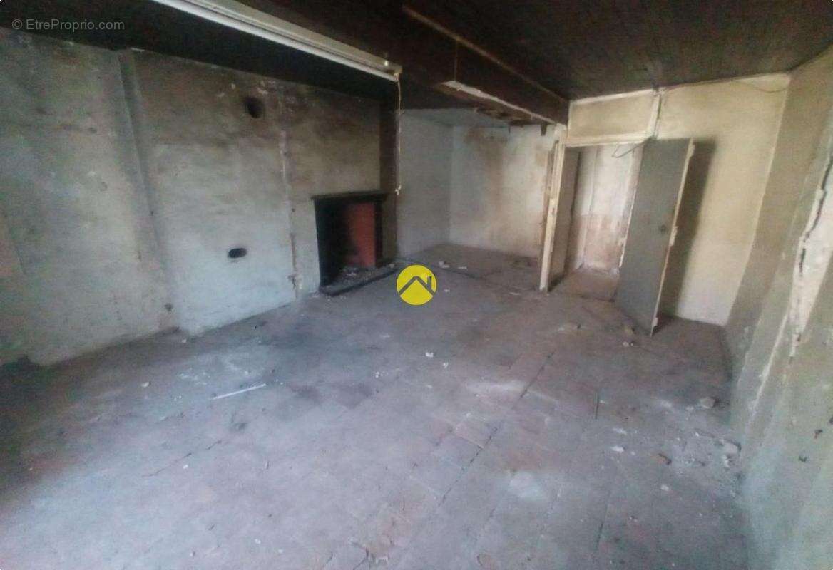 Commerce à CHANTELLE