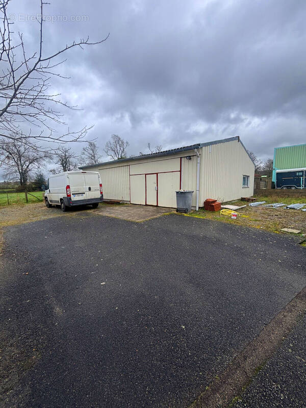 Photo 1 - Commerce à BOURBON-LANCY