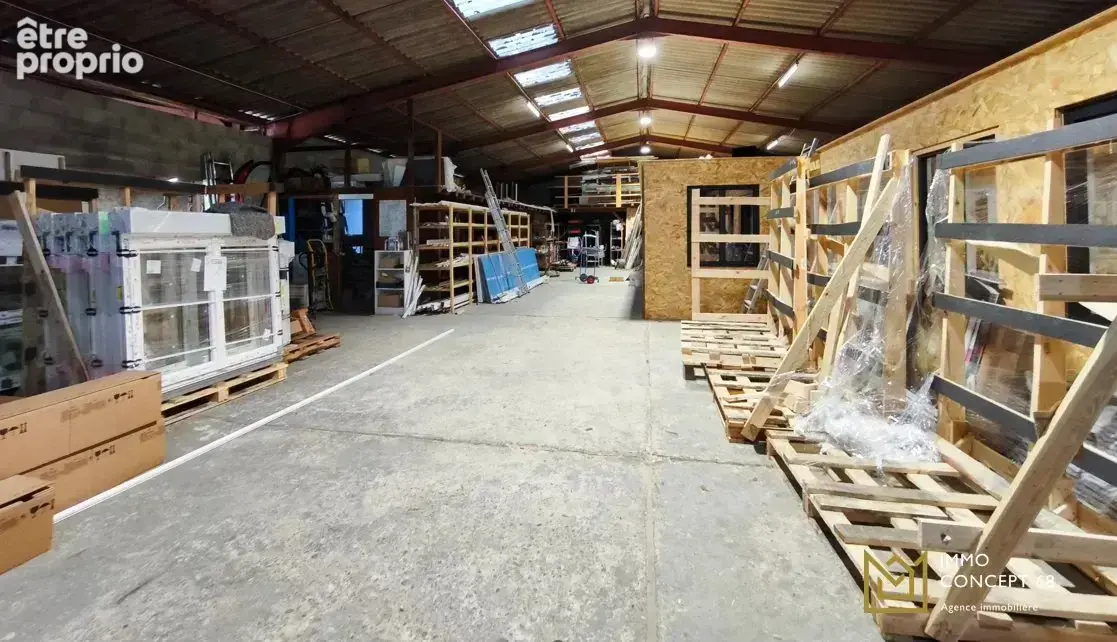 Entrepot - 1000 m² - 3 bureaux - 30 ares de terrain - photo 6
