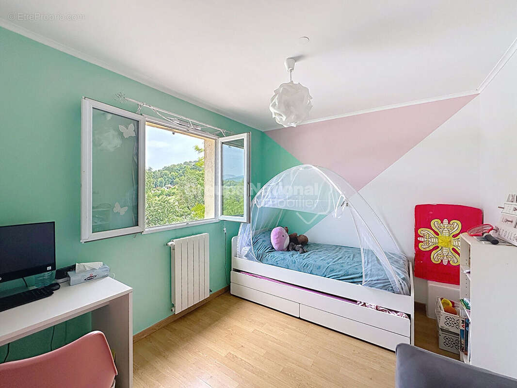 Maison à ROQUEFORT-LES-PINS