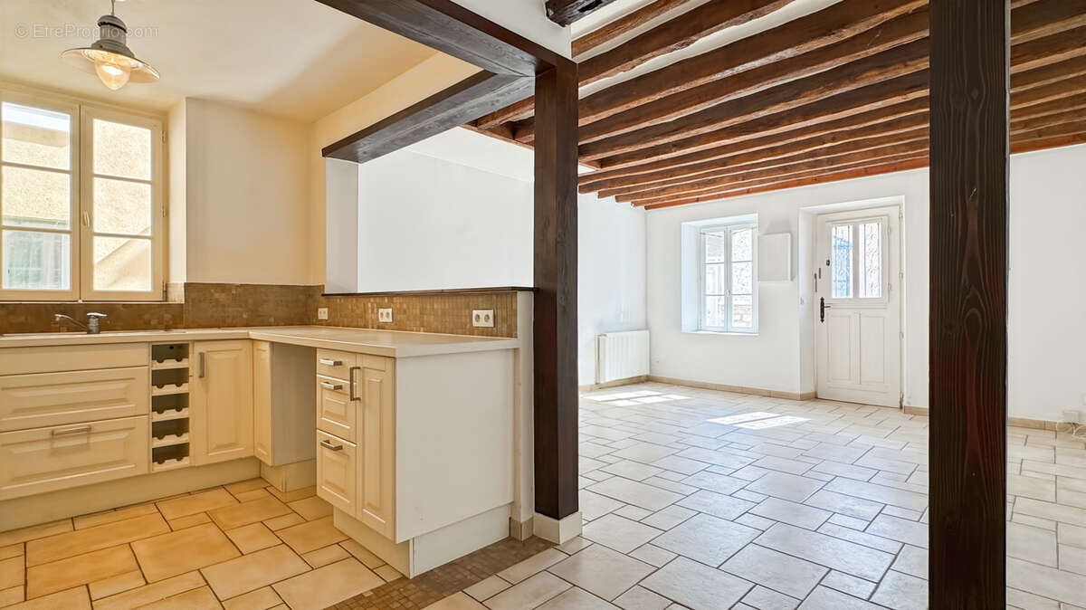 Maison à SAINT-NOM-LA-BRETECHE