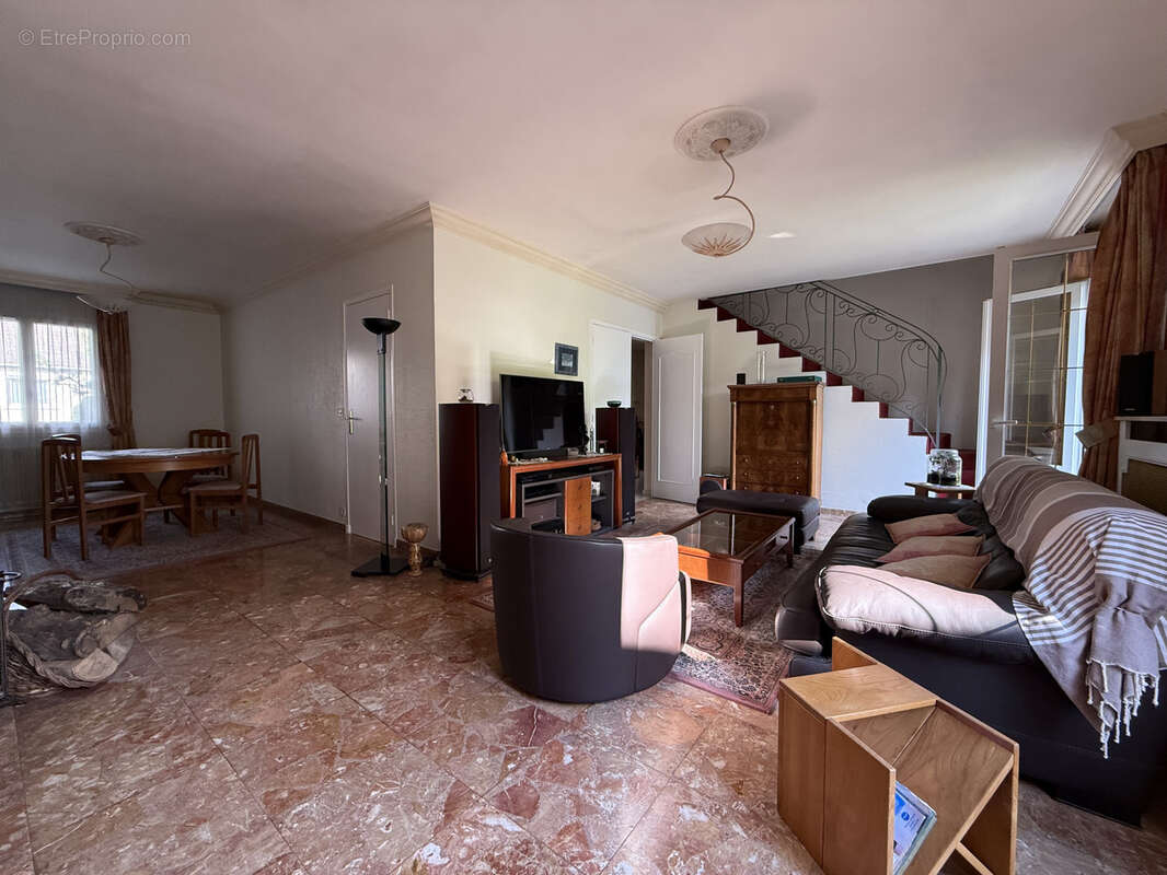 Maison à LE BLANC-MESNIL