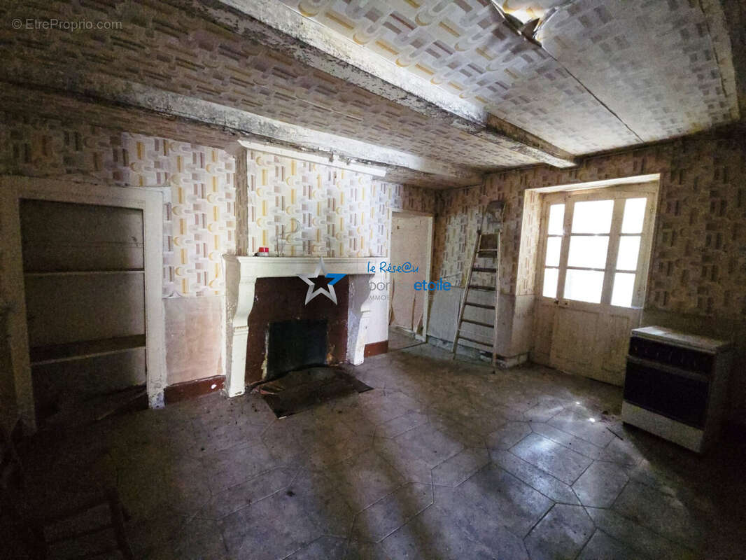Maison à NEUILLY-L'EVEQUE