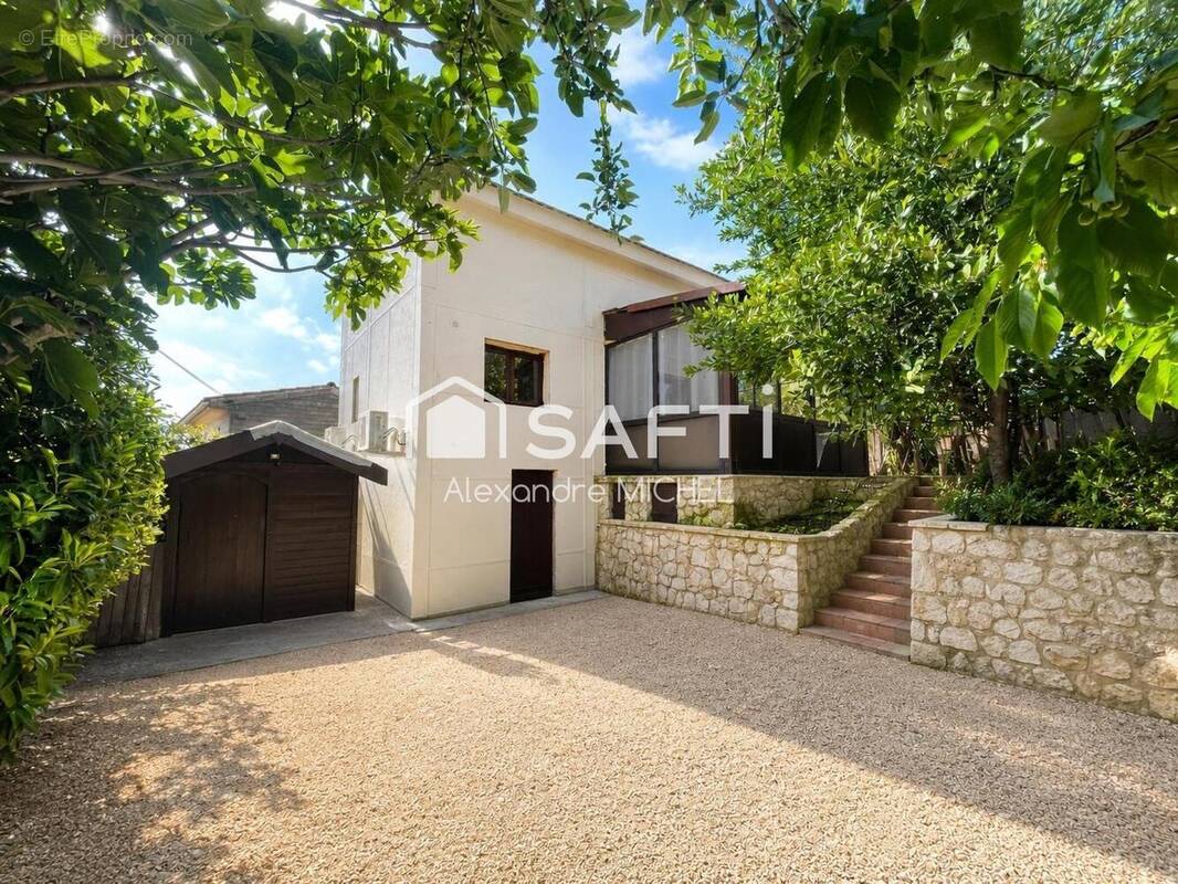 Photo 1 - Maison à LE CASTELLET