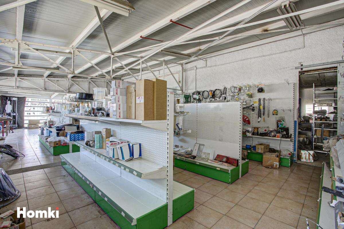 Local commercial T6 de 470 m2 à Ille-sur-Têt 66130, Route de Perpignan - photo 4