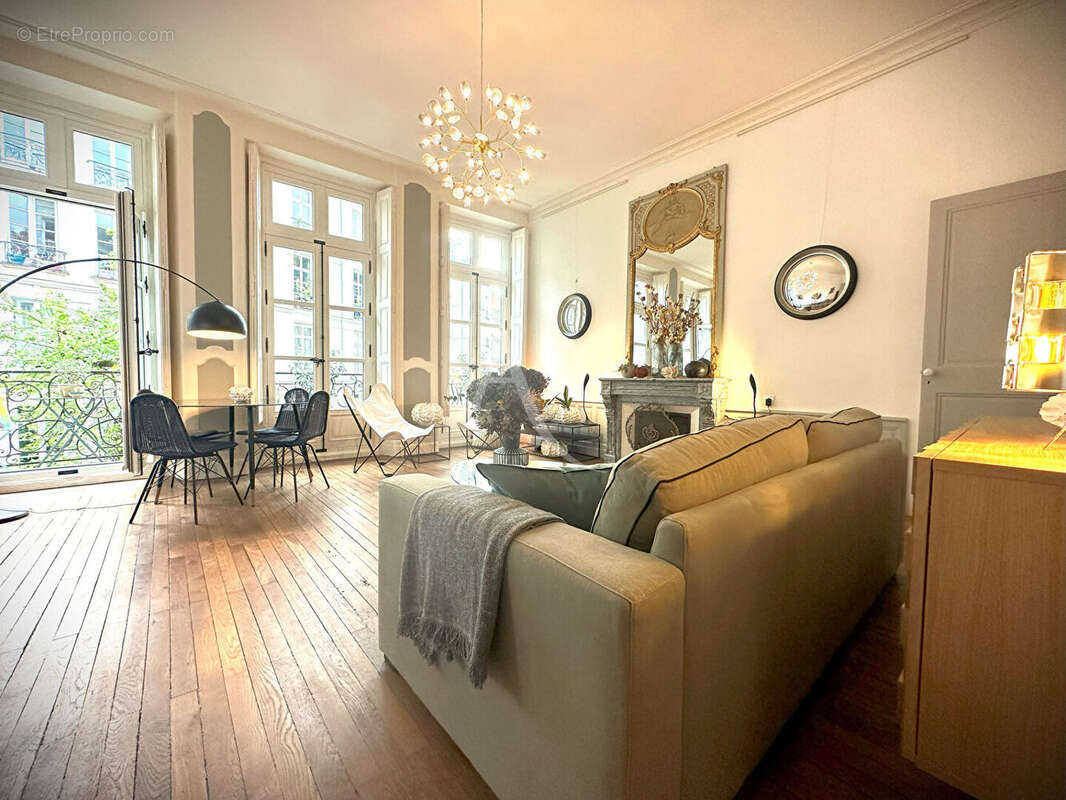 Appartement quartier historique de Nantes - 88 m² - photo 2