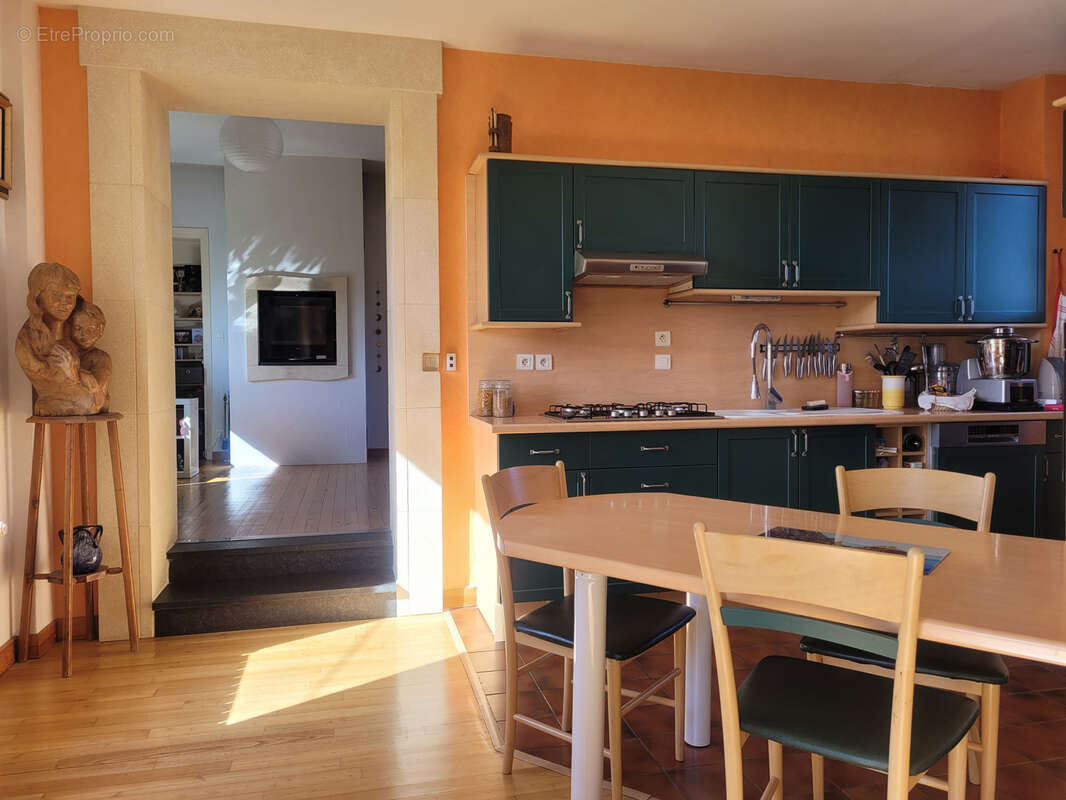 Maison à LES MARTRES-DE-VEYRE