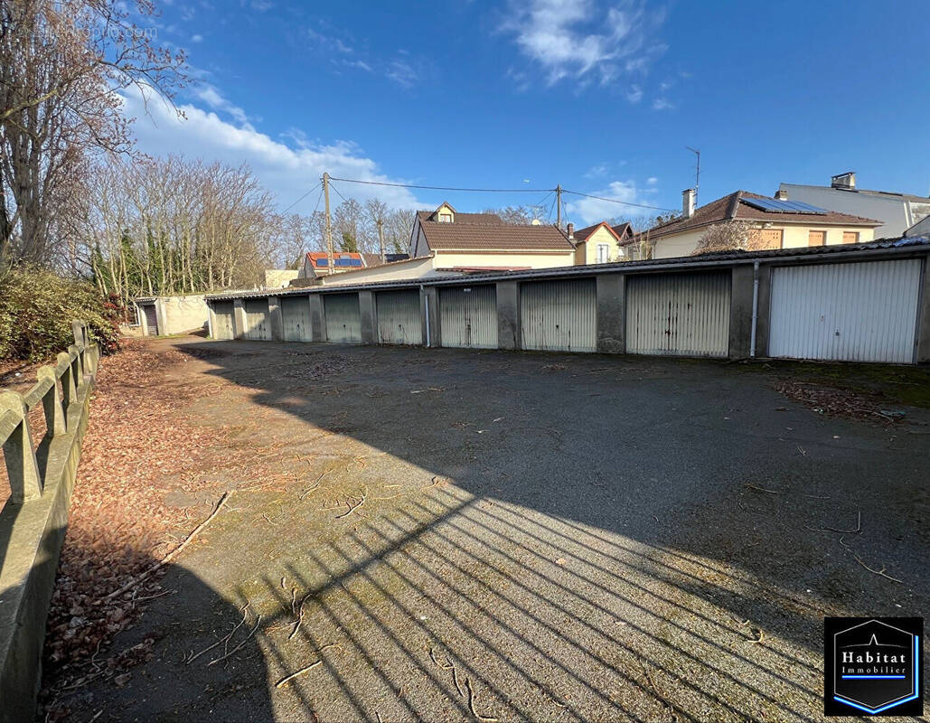 Parking à LE BOURGET