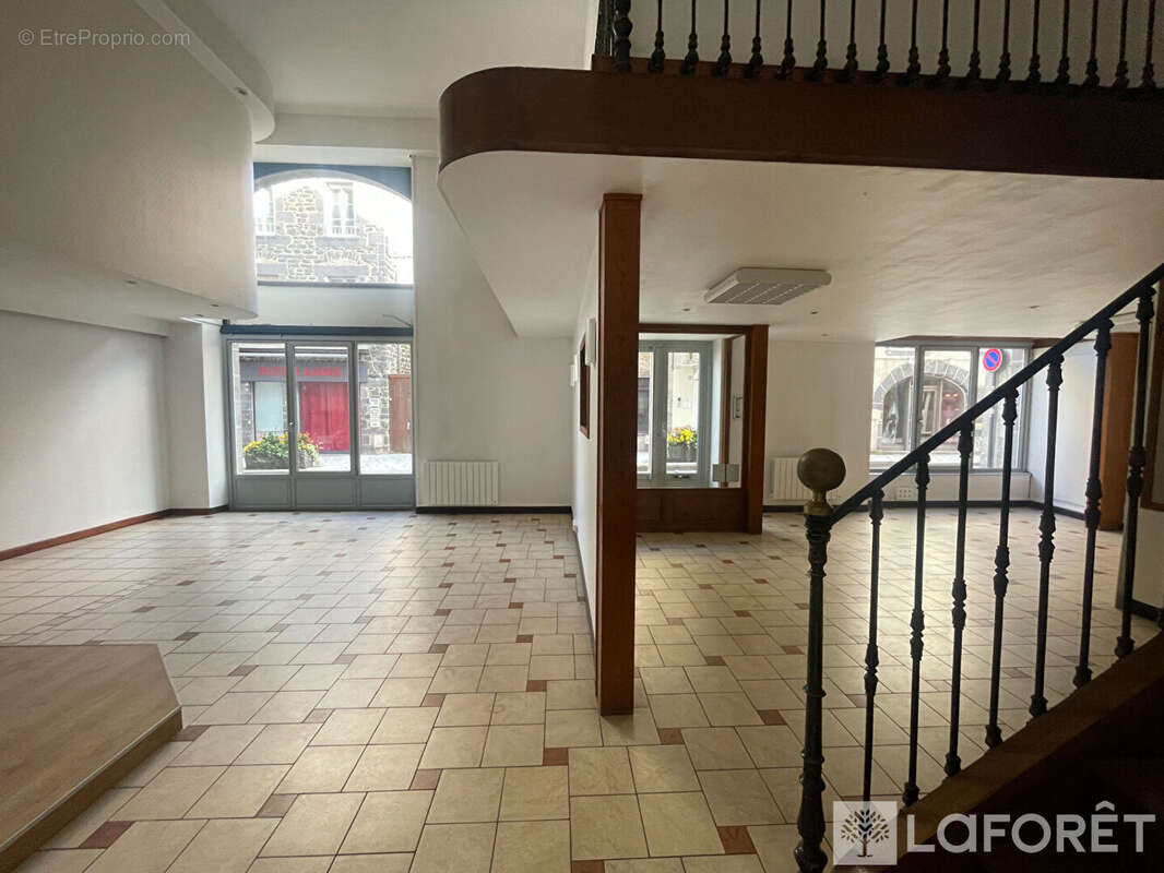 Commerce à SAINT-FLOUR