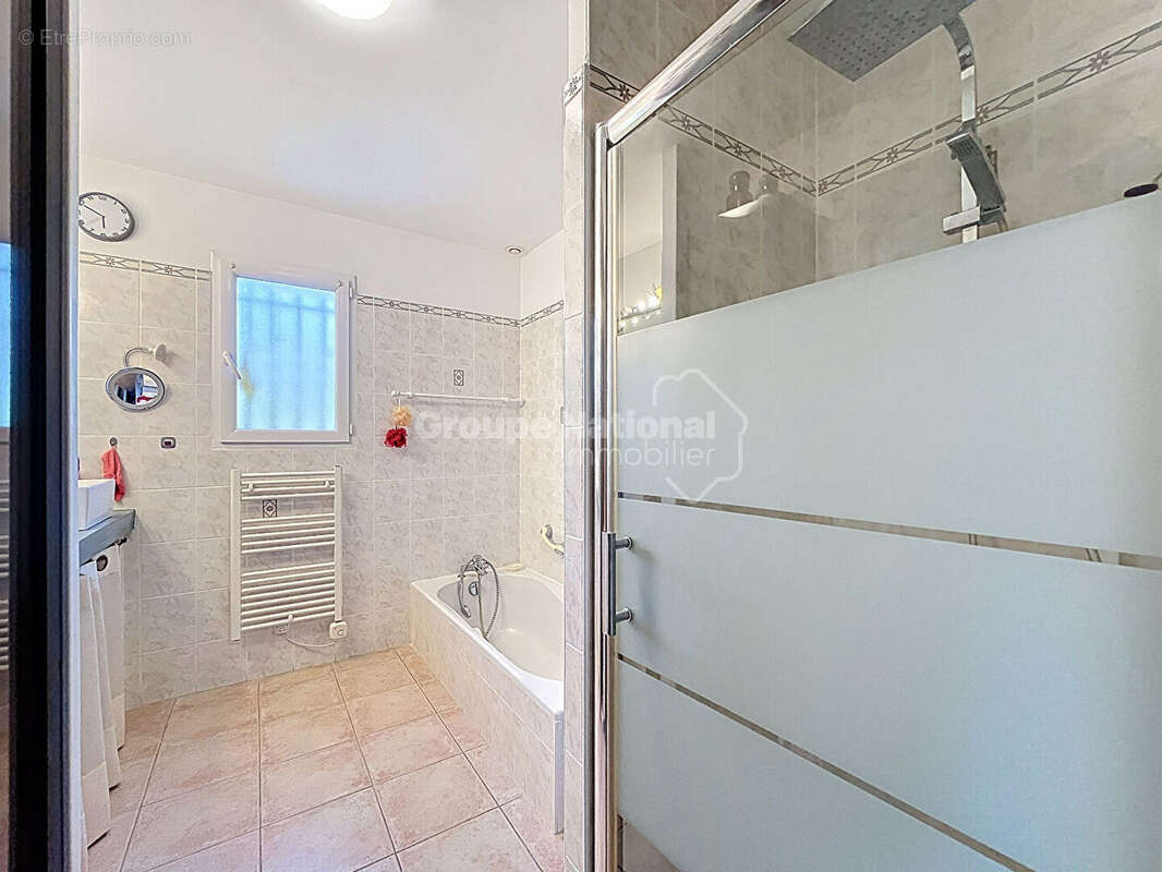 Maison à MONTSEGUR-SUR-LAUZON