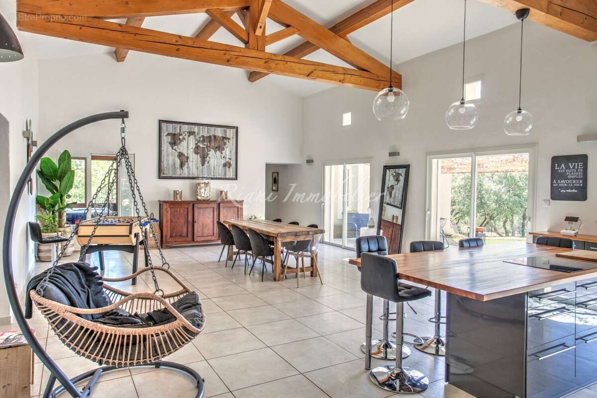Maison à CABRIERES-D'AVIGNON