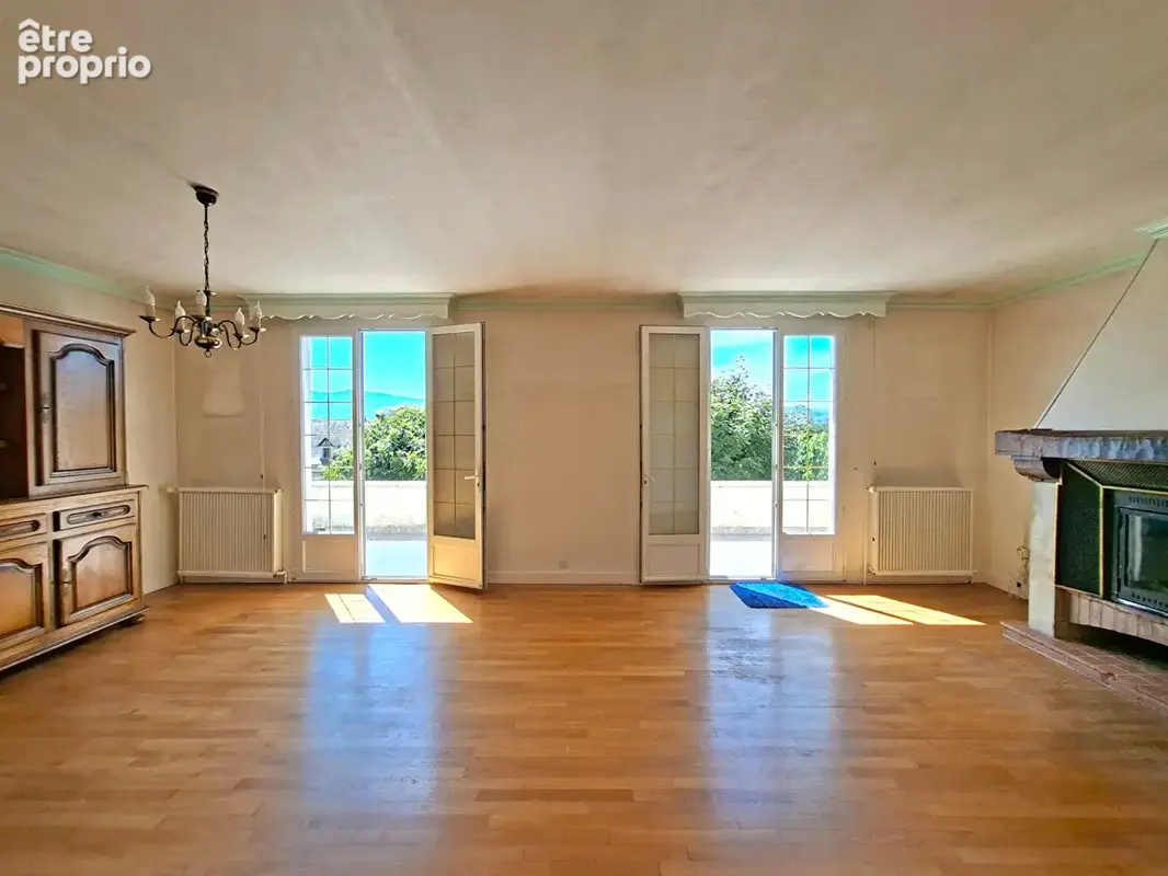 Villa avec piscine à 2 minutes des commodités - photo 3