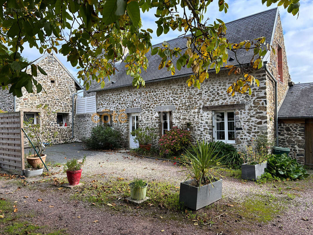 Maison à AGON-COUTAINVILLE