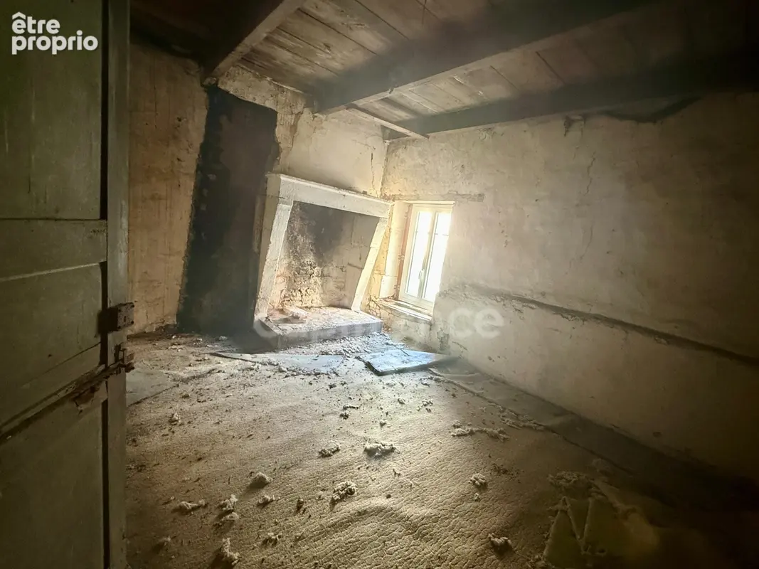  CHAMPDENIERS – Maison de caractère rénovée de 175 m² avec 135 m² de dépendances et fort potentiel - photo 28