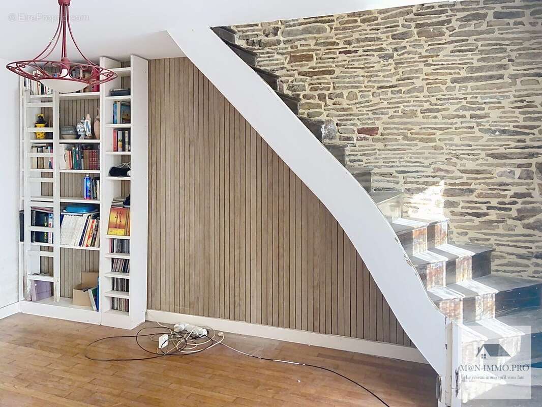 Maison à COGLES