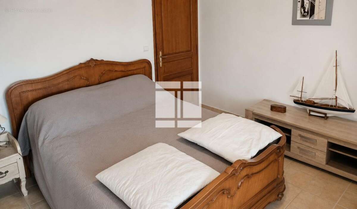 Charmante villa de 167m2 avec piscine édifiée sur un terrain de 2 722m2 - photo 8