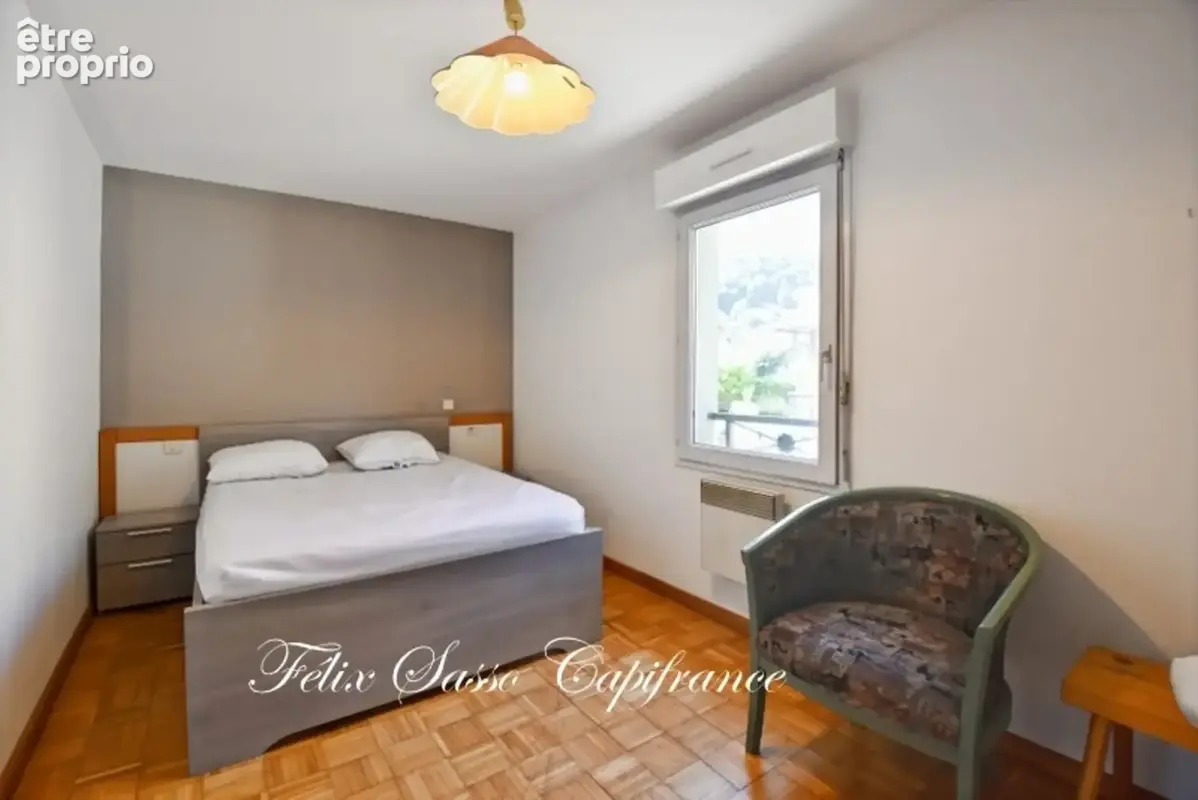 LUZ-SAINT-SAUVEUR (65), en exclusitivé, bel appartement duplex T4 au coeur du village ! - photo 6