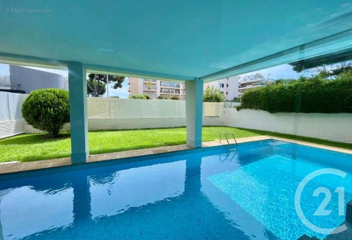 Appartement à SAINT-LAURENT-DU-VAR