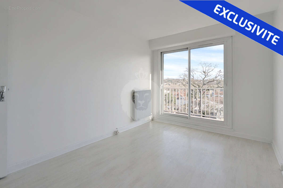 Appartement à SAINT-MAUR-DES-FOSSES
