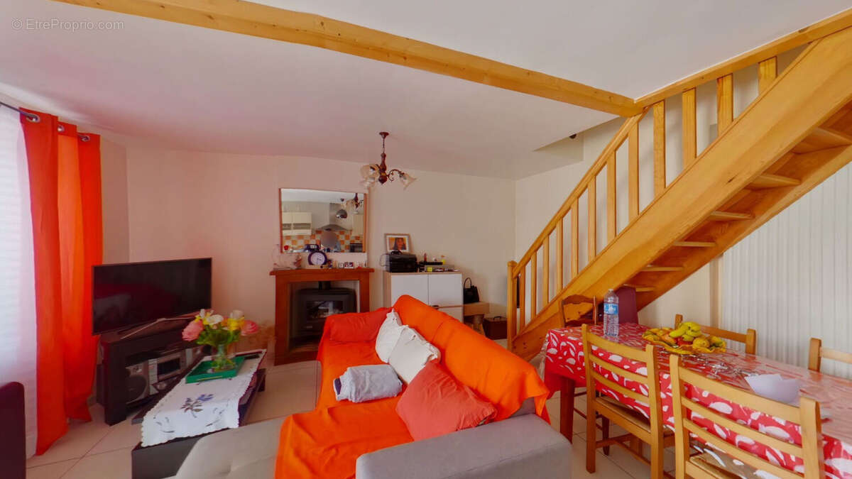 Maison à MAISONNEUVE