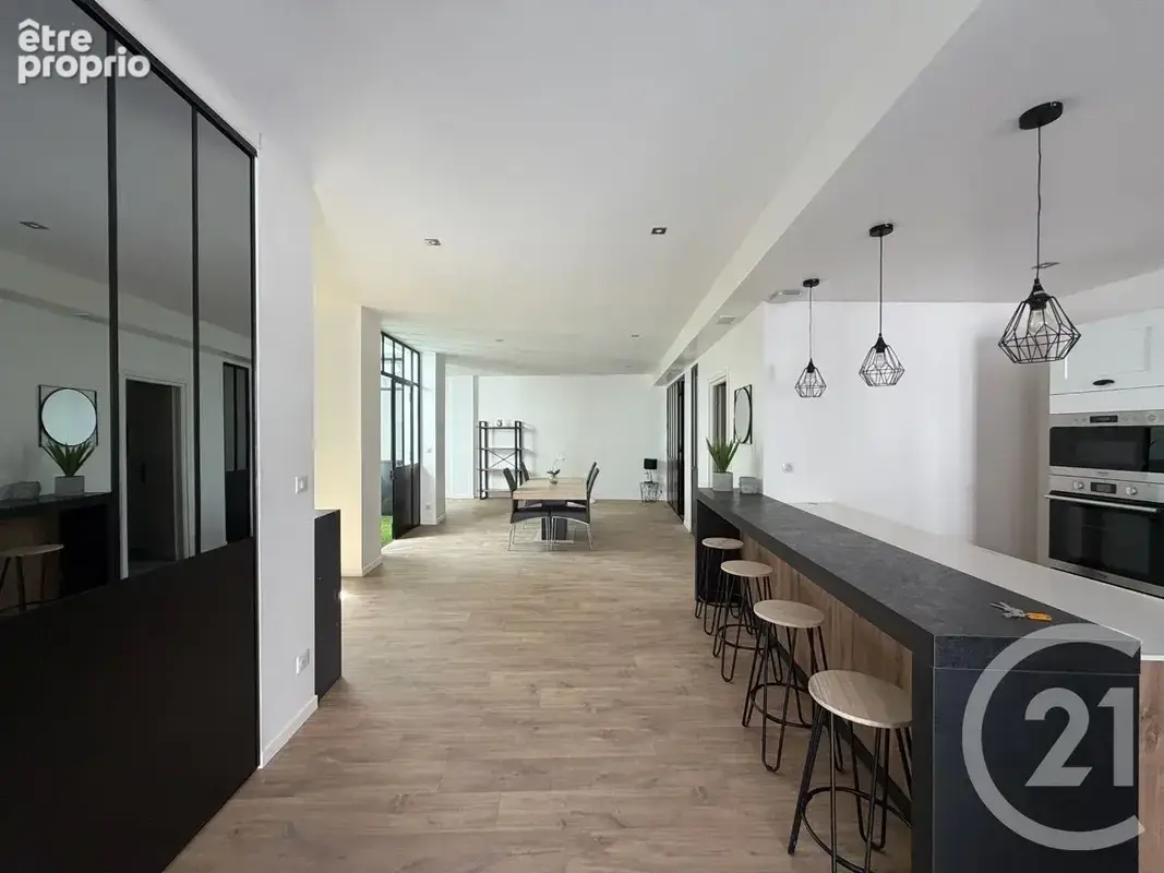 Appartement 4 pièces 140 m² à vendre à Aurillac (15000) - photo 2