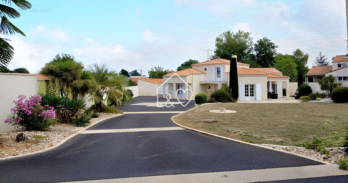 Maison à SAINT-MARTIN-DES-NOYERS