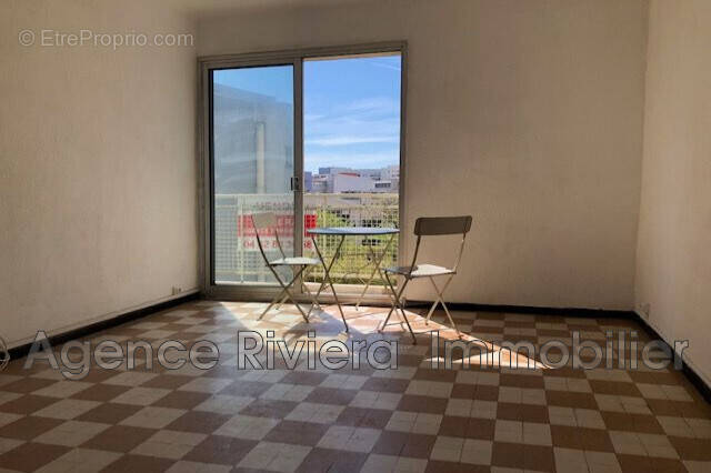 Appartement à MARSEILLE-5E