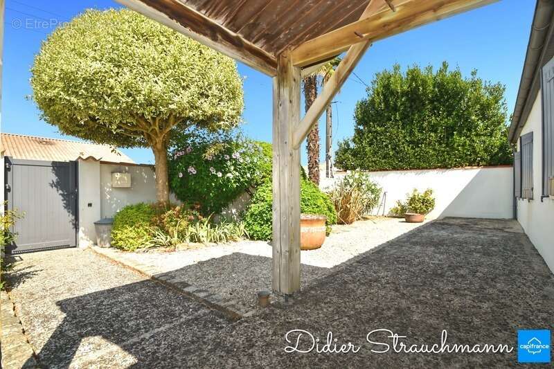 Maison à vendre 8 pièces CLAVETTE (17) - photo 17