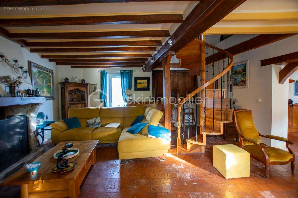 Maison à LES BORDES