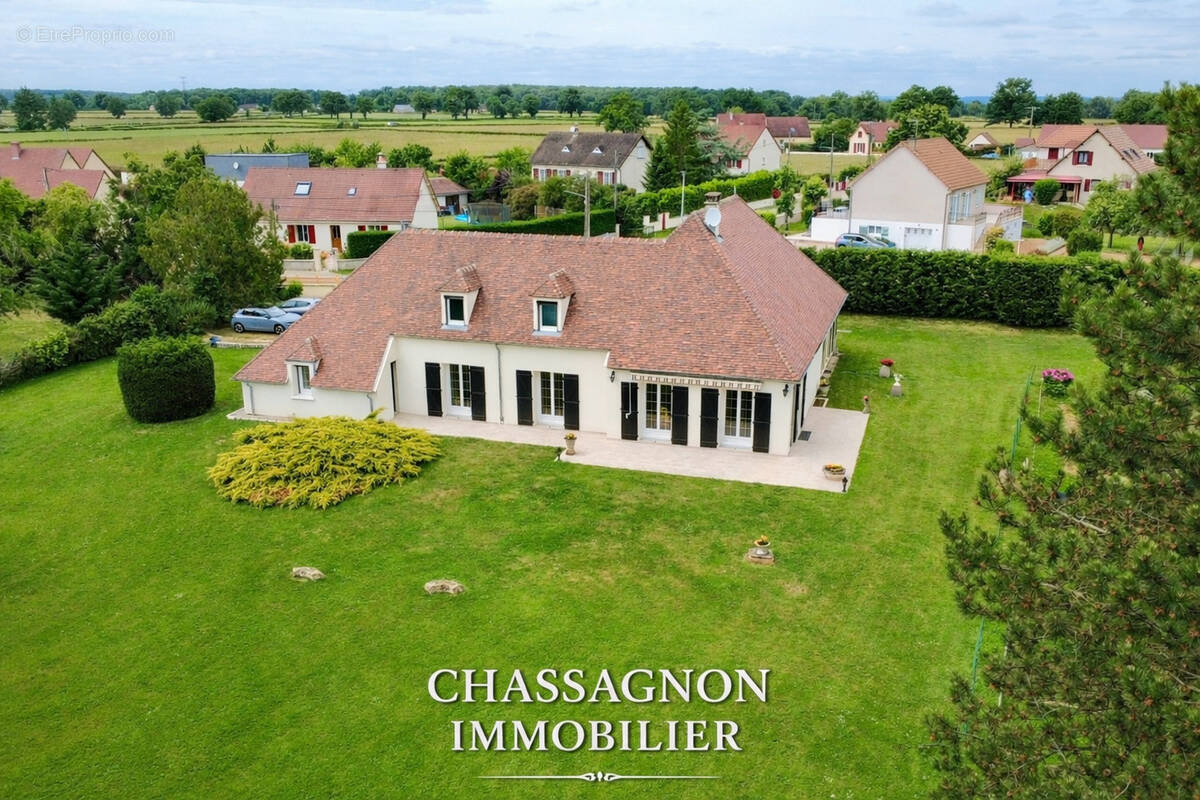 Maison à MOULINS