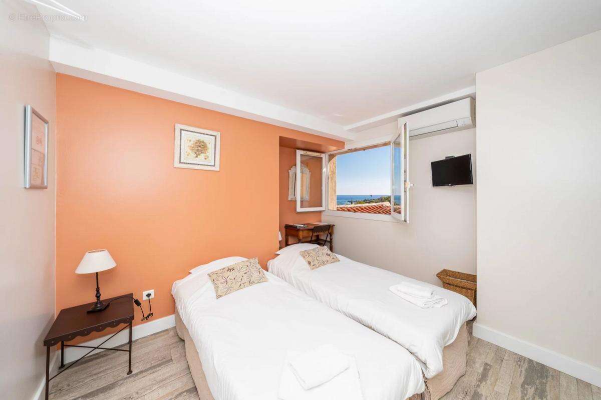 Commerce à ROQUEBRUNE-SUR-ARGENS