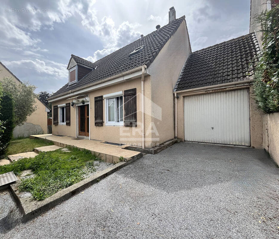Maison à SAINT-ETIENNE-DU-ROUVRAY