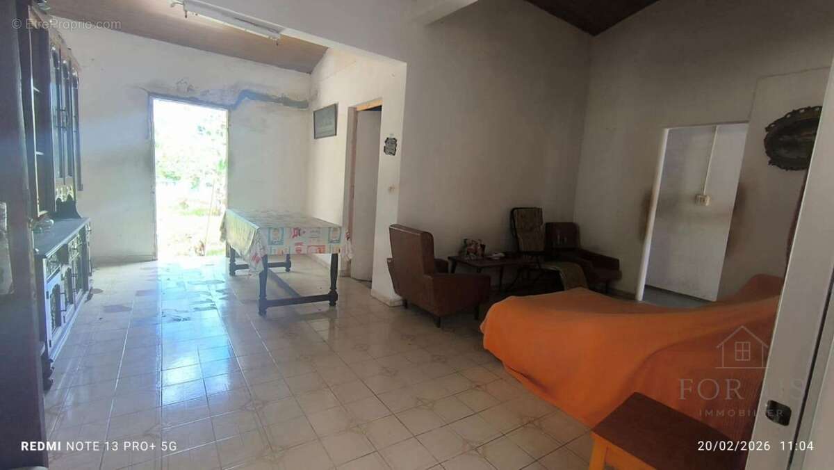 A VENDRE : maison T5 + T2 sur un terrain de 2000 m² - photo 4