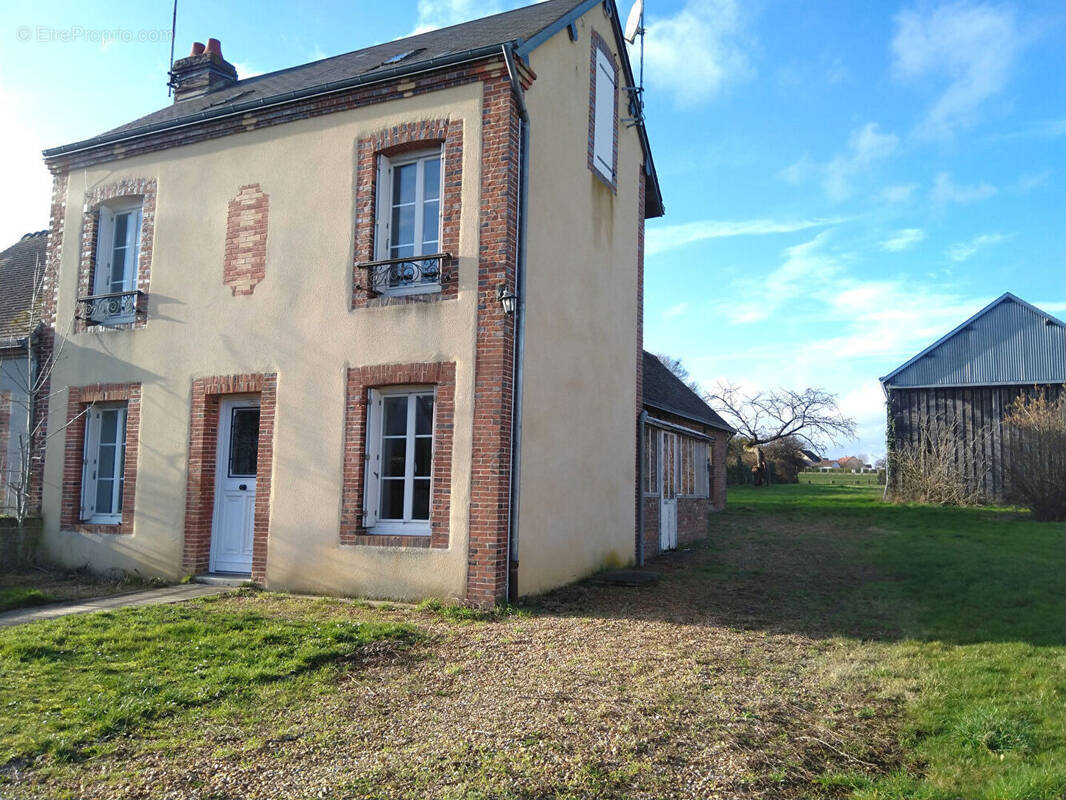 Maison à LA BAZOCHE-GOUET